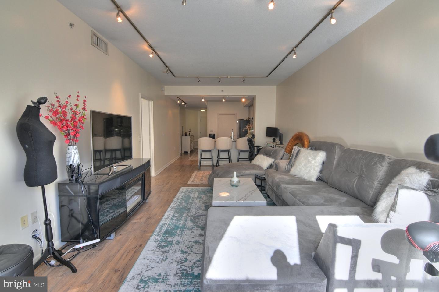 400 MASSACHUSETTS AVE NW #423, WASHINGTON, District Of Columbia 20001, 1 Bedroom Bedrooms, ,1 BathroomBathrooms,Residential,For sale,400 MASSACHUSETTS AVE NW #423,DCDC2168680 MLS # DCDC2168680
