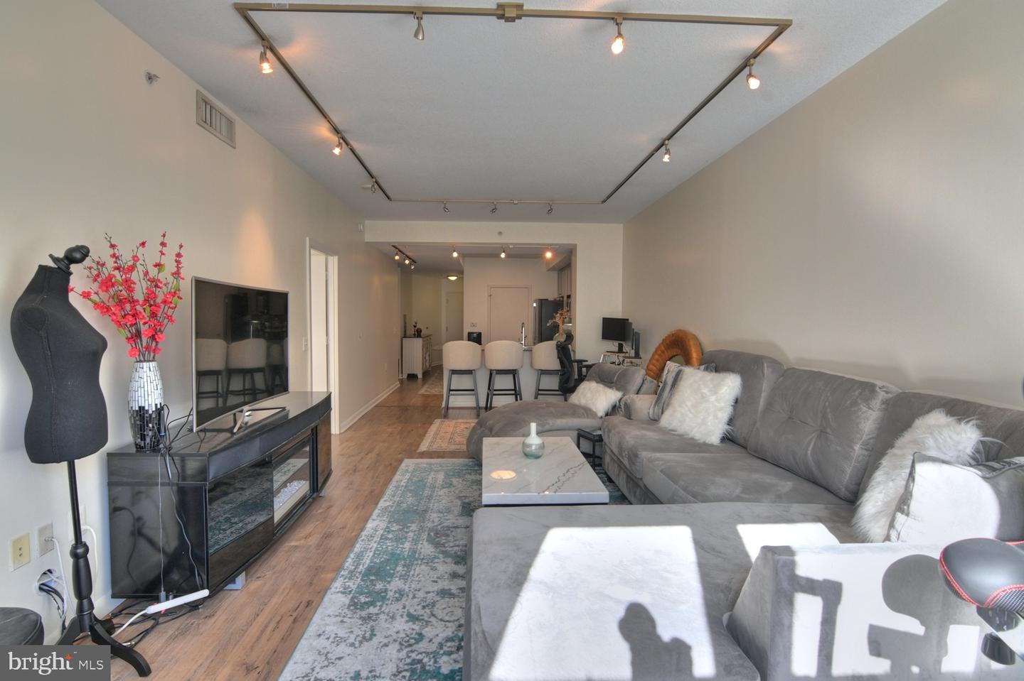 400 MASSACHUSETTS AVE NW #423, WASHINGTON, District Of Columbia 20001, 1 Bedroom Bedrooms, ,1 BathroomBathrooms,Residential,For sale,400 MASSACHUSETTS AVE NW #423,DCDC2168680 MLS # DCDC2168680