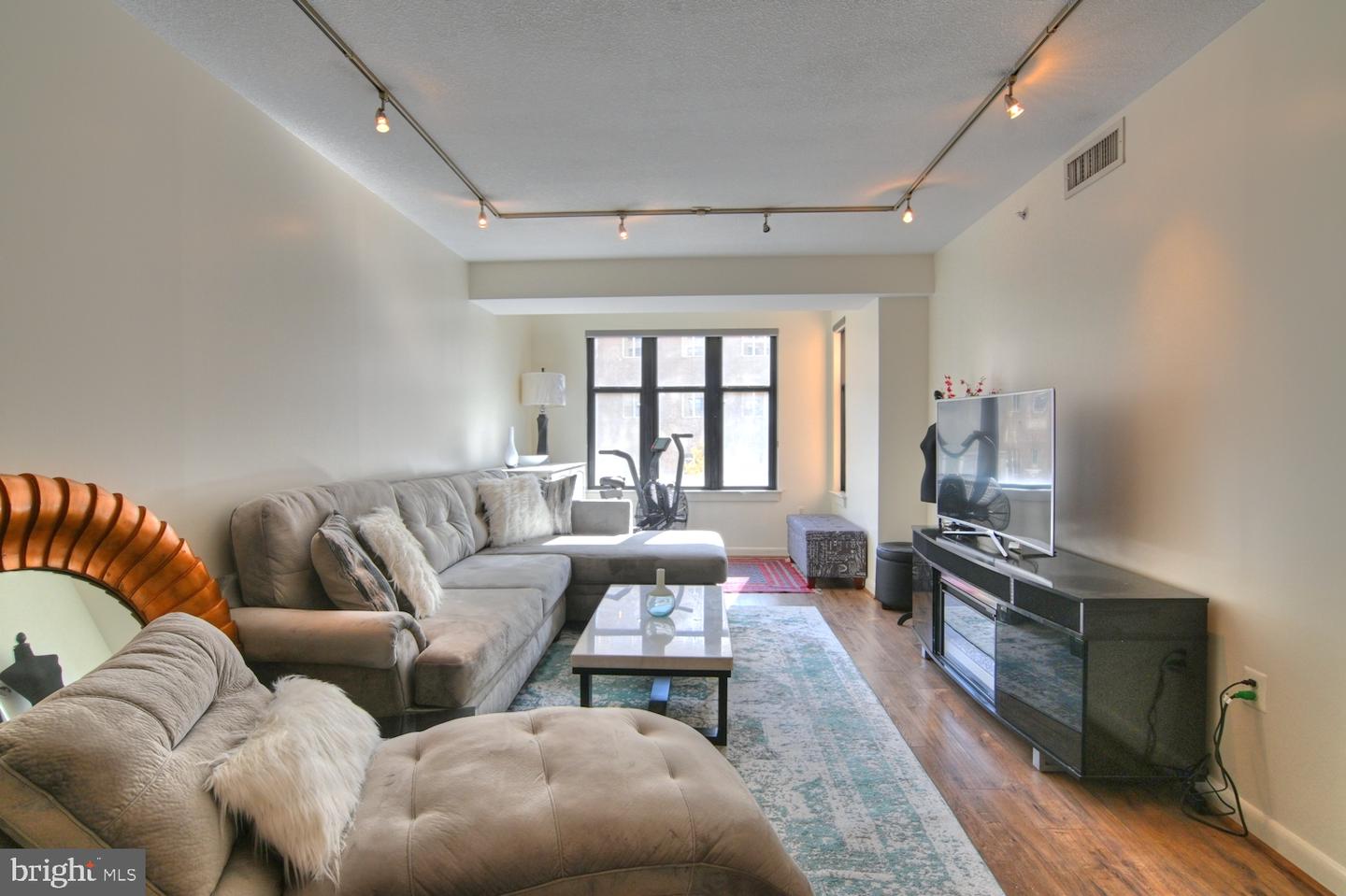 400 MASSACHUSETTS AVE NW #423, WASHINGTON, District Of Columbia 20001, 1 Bedroom Bedrooms, ,1 BathroomBathrooms,Residential,For sale,400 MASSACHUSETTS AVE NW #423,DCDC2168680 MLS # DCDC2168680