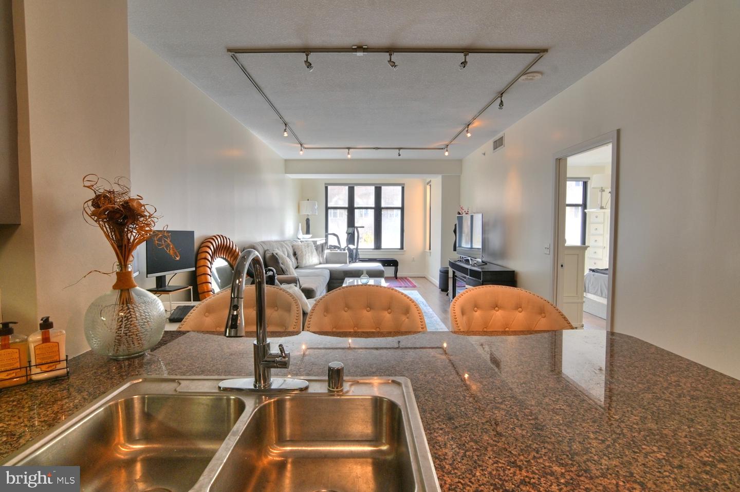 400 MASSACHUSETTS AVE NW #423, WASHINGTON, District Of Columbia 20001, 1 Bedroom Bedrooms, ,1 BathroomBathrooms,Residential,For sale,400 MASSACHUSETTS AVE NW #423,DCDC2168680 MLS # DCDC2168680