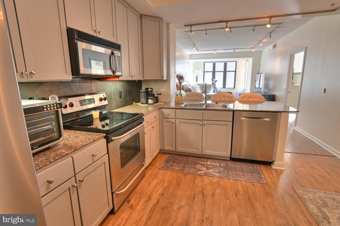 400 MASSACHUSETTS AVE NW #423, WASHINGTON, District Of Columbia 20001, 1 Bedroom Bedrooms, ,1 BathroomBathrooms,Residential,For sale,400 MASSACHUSETTS AVE NW #423,DCDC2168680 MLS # DCDC2168680