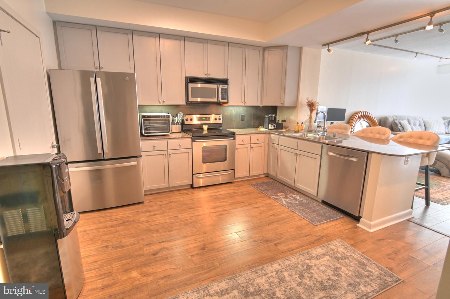400 MASSACHUSETTS AVE NW #423, WASHINGTON, District Of Columbia 20001, 1 Bedroom Bedrooms, ,1 BathroomBathrooms,Residential,For sale,400 MASSACHUSETTS AVE NW #423,DCDC2168680 MLS # DCDC2168680