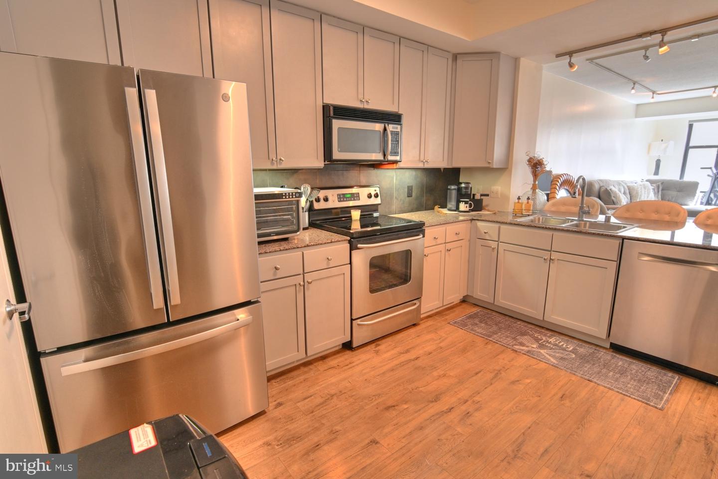 400 MASSACHUSETTS AVE NW #423, WASHINGTON, District Of Columbia 20001, 1 Bedroom Bedrooms, ,1 BathroomBathrooms,Residential,For sale,400 MASSACHUSETTS AVE NW #423,DCDC2168680 MLS # DCDC2168680