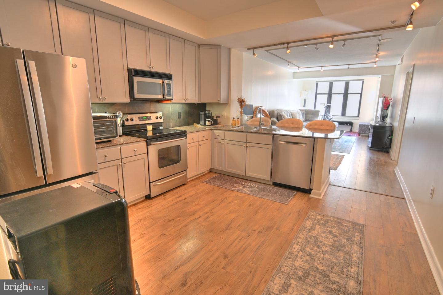 400 MASSACHUSETTS AVE NW #423, WASHINGTON, District Of Columbia 20001, 1 Bedroom Bedrooms, ,1 BathroomBathrooms,Residential,For sale,400 MASSACHUSETTS AVE NW #423,DCDC2168680 MLS # DCDC2168680
