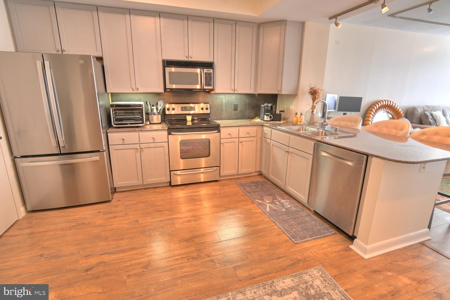 400 MASSACHUSETTS AVE NW #423, WASHINGTON, District Of Columbia 20001, 1 Bedroom Bedrooms, ,1 BathroomBathrooms,Residential,For sale,400 MASSACHUSETTS AVE NW #423,DCDC2168680 MLS # DCDC2168680