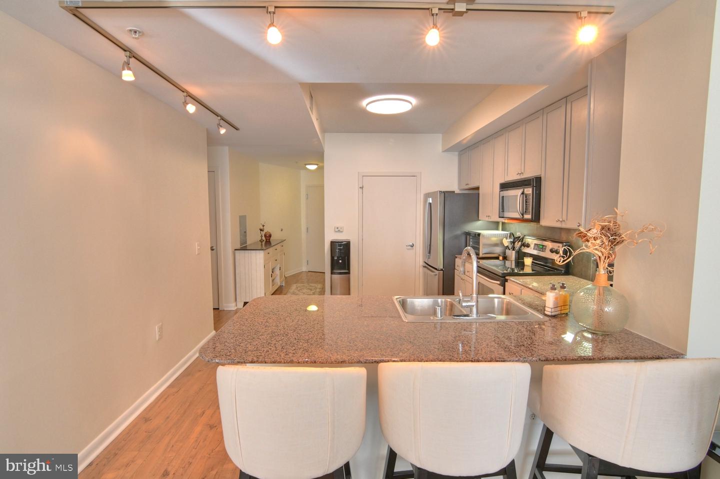 400 MASSACHUSETTS AVE NW #423, WASHINGTON, District Of Columbia 20001, 1 Bedroom Bedrooms, ,1 BathroomBathrooms,Residential,For sale,400 MASSACHUSETTS AVE NW #423,DCDC2168680 MLS # DCDC2168680