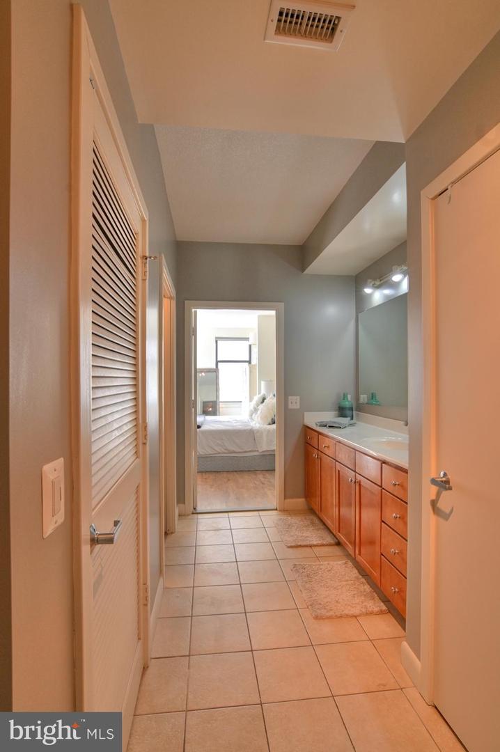 400 MASSACHUSETTS AVE NW #423, WASHINGTON, District Of Columbia 20001, 1 Bedroom Bedrooms, ,1 BathroomBathrooms,Residential,For sale,400 MASSACHUSETTS AVE NW #423,DCDC2168680 MLS # DCDC2168680