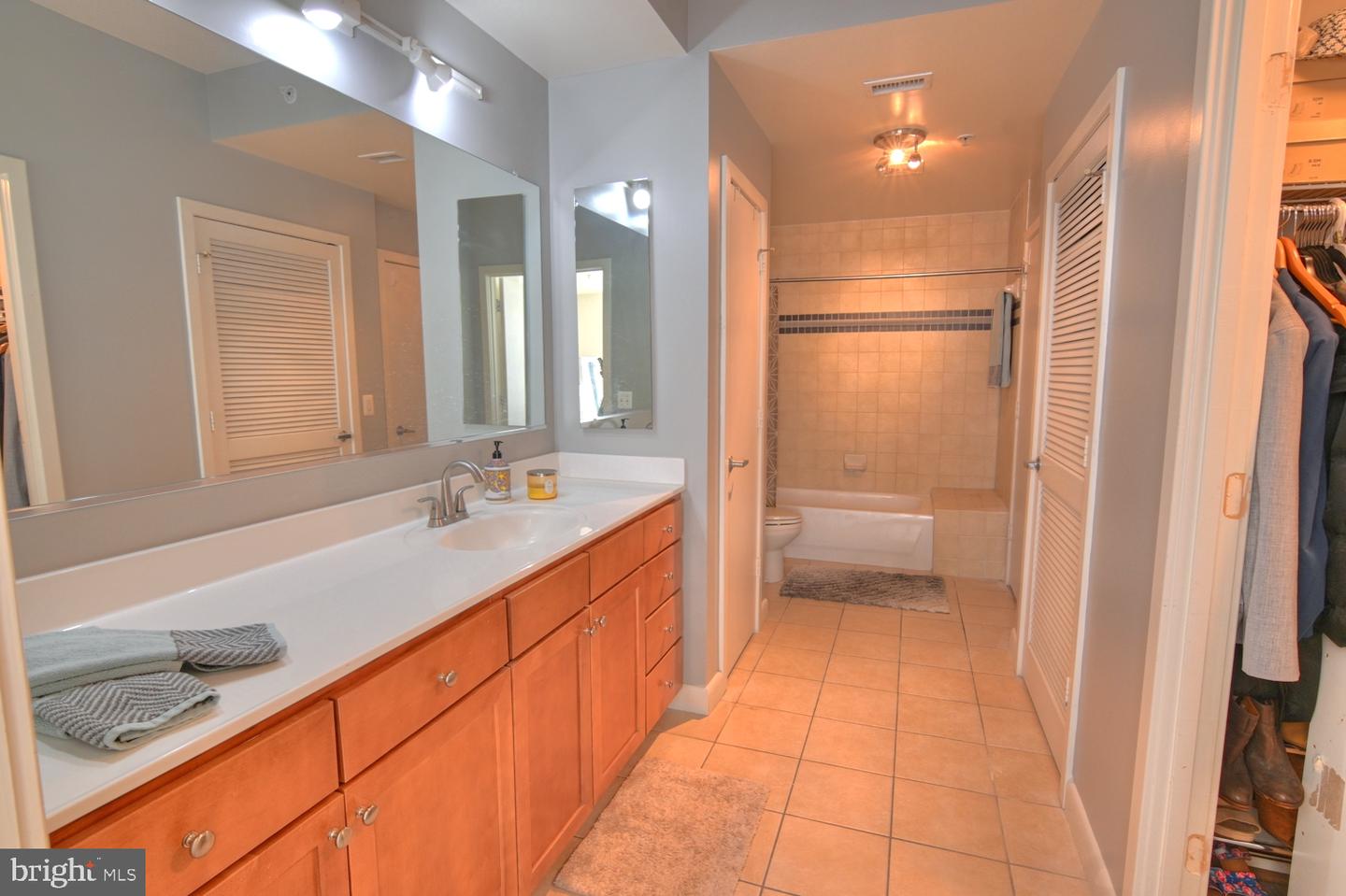 400 MASSACHUSETTS AVE NW #423, WASHINGTON, District Of Columbia 20001, 1 Bedroom Bedrooms, ,1 BathroomBathrooms,Residential,For sale,400 MASSACHUSETTS AVE NW #423,DCDC2168680 MLS # DCDC2168680