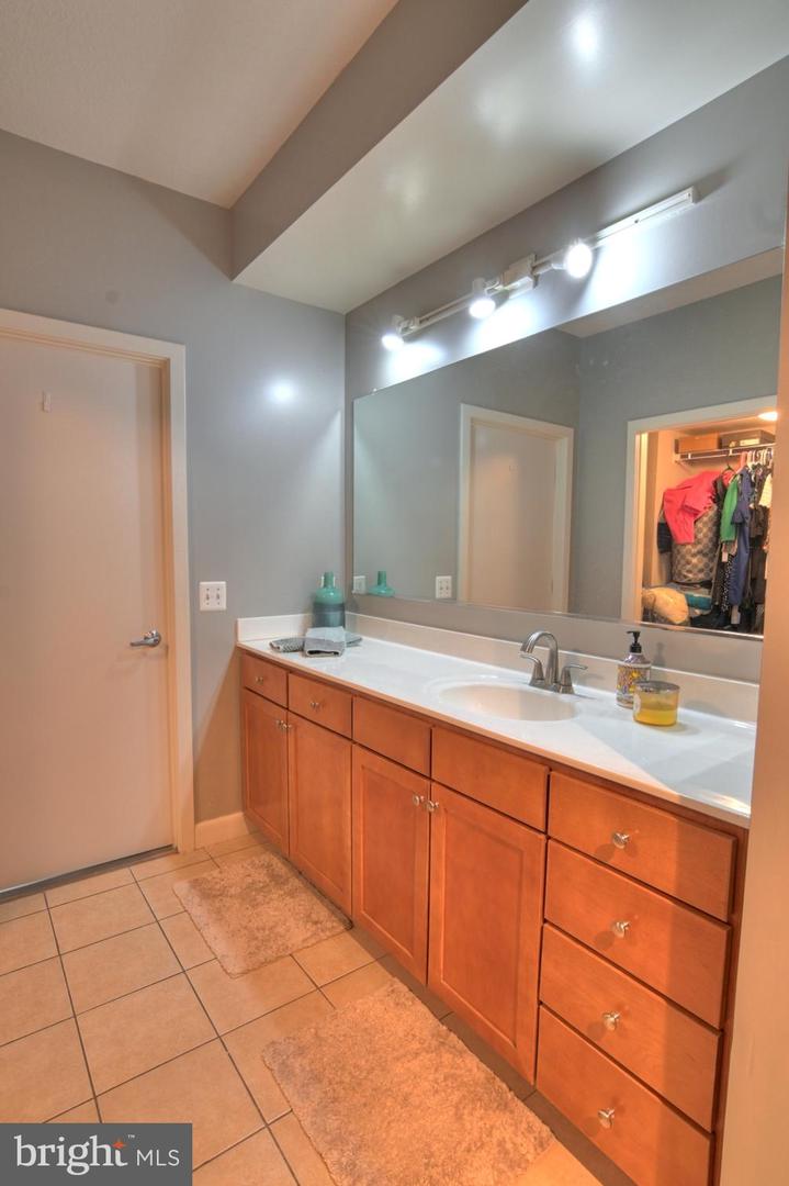 400 MASSACHUSETTS AVE NW #423, WASHINGTON, District Of Columbia 20001, 1 Bedroom Bedrooms, ,1 BathroomBathrooms,Residential,For sale,400 MASSACHUSETTS AVE NW #423,DCDC2168680 MLS # DCDC2168680