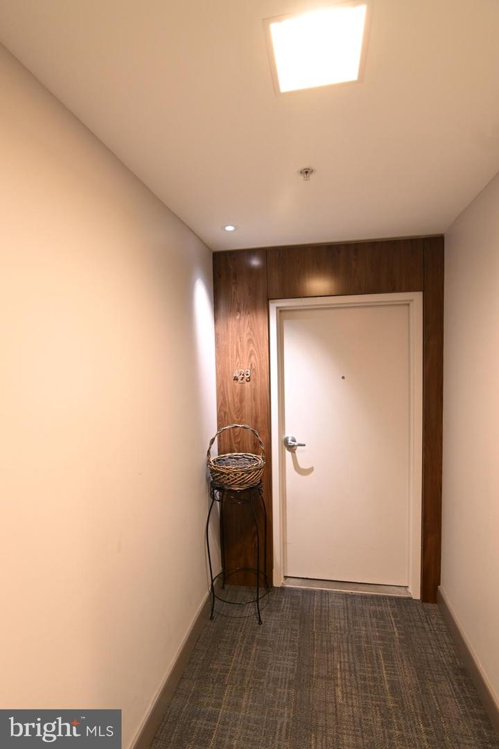 400 MASSACHUSETTS AVE NW #423, WASHINGTON, District Of Columbia 20001, 1 Bedroom Bedrooms, ,1 BathroomBathrooms,Residential,For sale,400 MASSACHUSETTS AVE NW #423,DCDC2168680 MLS # DCDC2168680