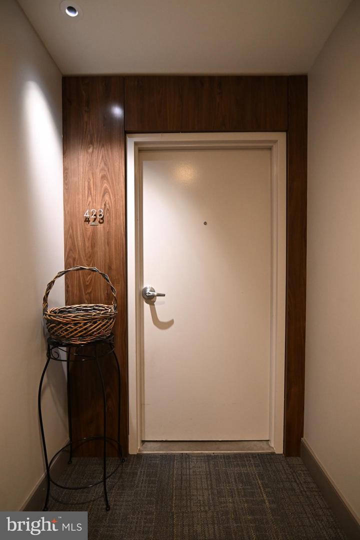 400 MASSACHUSETTS AVE NW #423, WASHINGTON, District Of Columbia 20001, 1 Bedroom Bedrooms, ,1 BathroomBathrooms,Residential,For sale,400 MASSACHUSETTS AVE NW #423,DCDC2168680 MLS # DCDC2168680