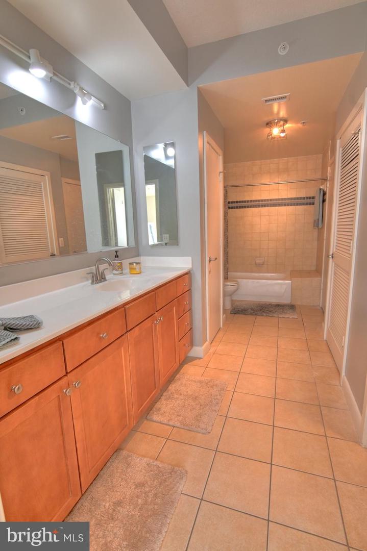 400 MASSACHUSETTS AVE NW #423, WASHINGTON, District Of Columbia 20001, 1 Bedroom Bedrooms, ,1 BathroomBathrooms,Residential,For sale,400 MASSACHUSETTS AVE NW #423,DCDC2168680 MLS # DCDC2168680