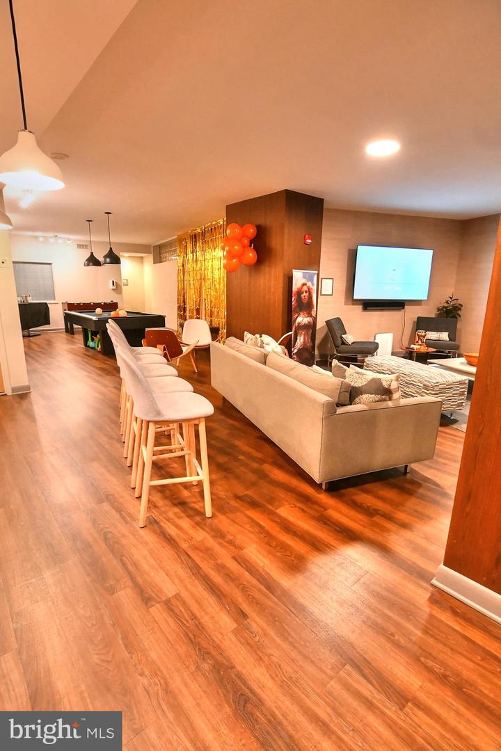400 MASSACHUSETTS AVE NW #423, WASHINGTON, District Of Columbia 20001, 1 Bedroom Bedrooms, ,1 BathroomBathrooms,Residential,For sale,400 MASSACHUSETTS AVE NW #423,DCDC2168680 MLS # DCDC2168680