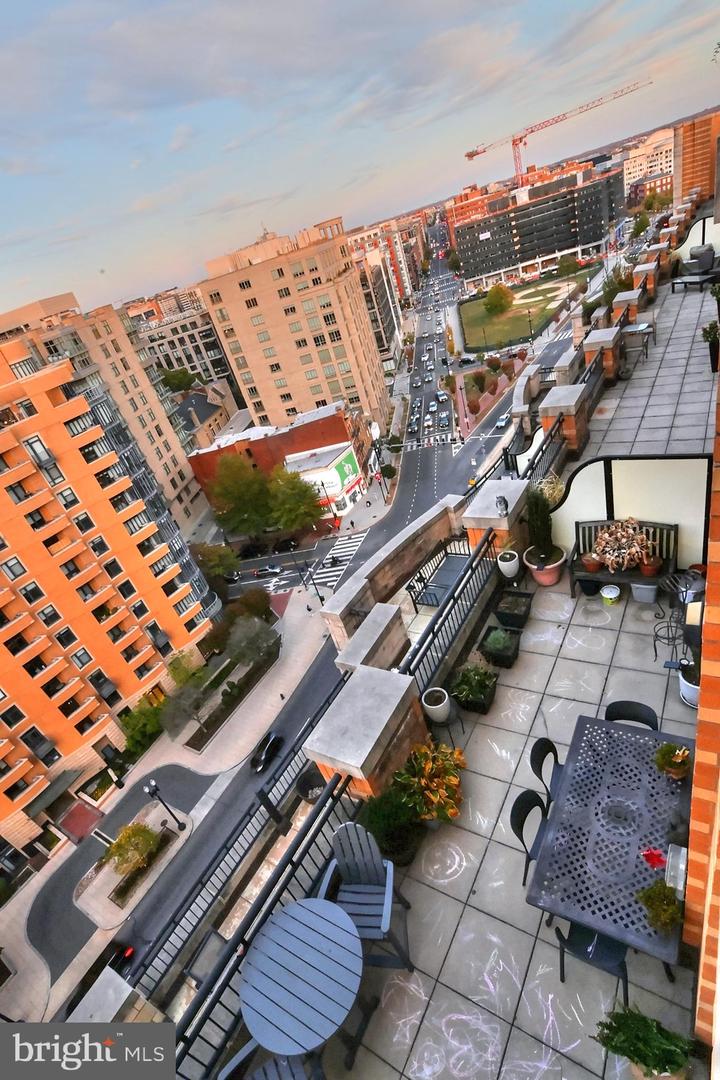 400 MASSACHUSETTS AVE NW #423, WASHINGTON, District Of Columbia 20001, 1 Bedroom Bedrooms, ,1 BathroomBathrooms,Residential,For sale,400 MASSACHUSETTS AVE NW #423,DCDC2168680 MLS # DCDC2168680