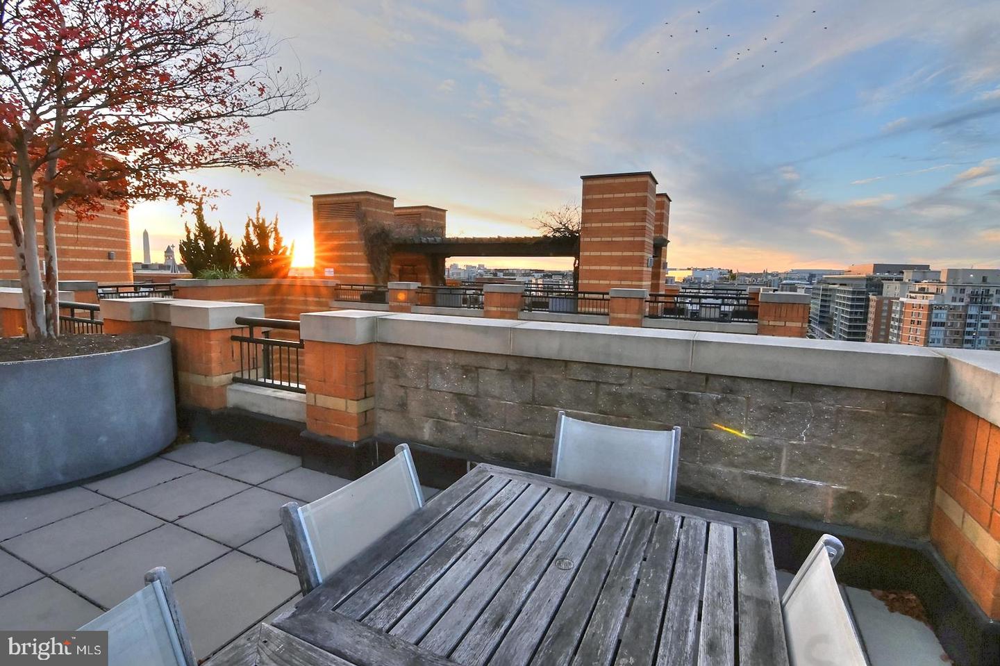 400 MASSACHUSETTS AVE NW #423, WASHINGTON, District Of Columbia 20001, 1 Bedroom Bedrooms, ,1 BathroomBathrooms,Residential,For sale,400 MASSACHUSETTS AVE NW #423,DCDC2168680 MLS # DCDC2168680