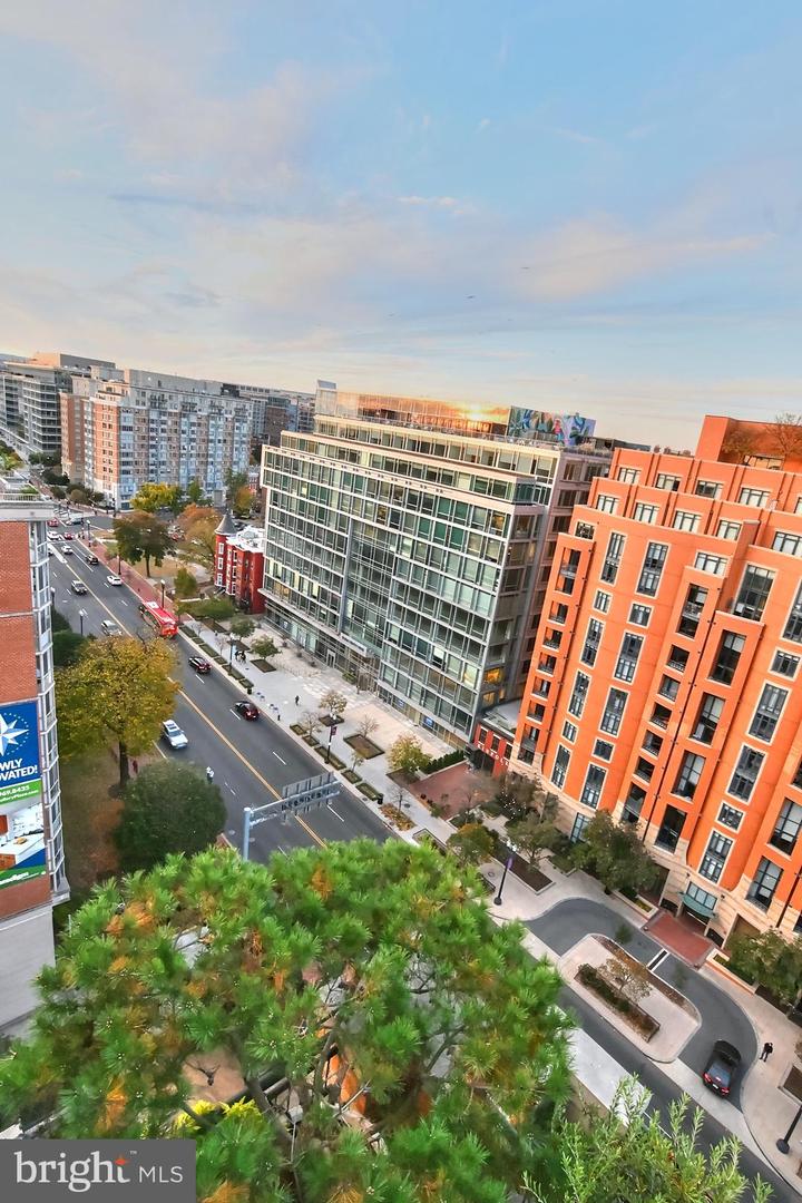 400 MASSACHUSETTS AVE NW #423, WASHINGTON, District Of Columbia 20001, 1 Bedroom Bedrooms, ,1 BathroomBathrooms,Residential,For sale,400 MASSACHUSETTS AVE NW #423,DCDC2168680 MLS # DCDC2168680