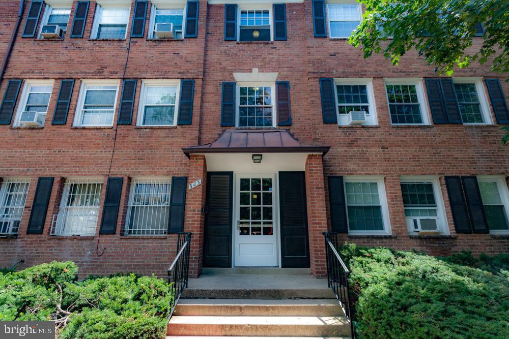 903 S FREDERICK ST #6, ARLINGTON, Virginia 22204, 1 Bedroom Bedrooms, ,1 BathroomBathrooms,Residential,For sale,903 S FREDERICK ST #6,VAAR2050798 MLS # VAAR2050798