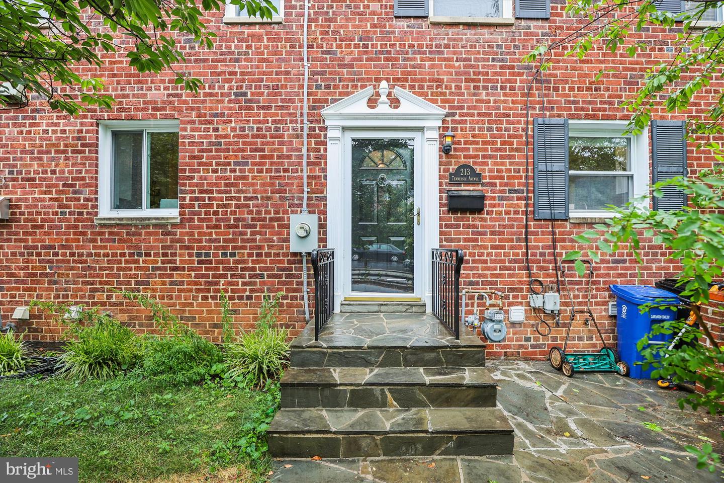 213 TENNESSEE AVE, ALEXANDRIA, Virginia 22305, 3 Bedrooms Bedrooms, ,2 BathroomsBathrooms,Residential,For sale,213 TENNESSEE AVE,VAAX2039634 MLS # VAAX2039634