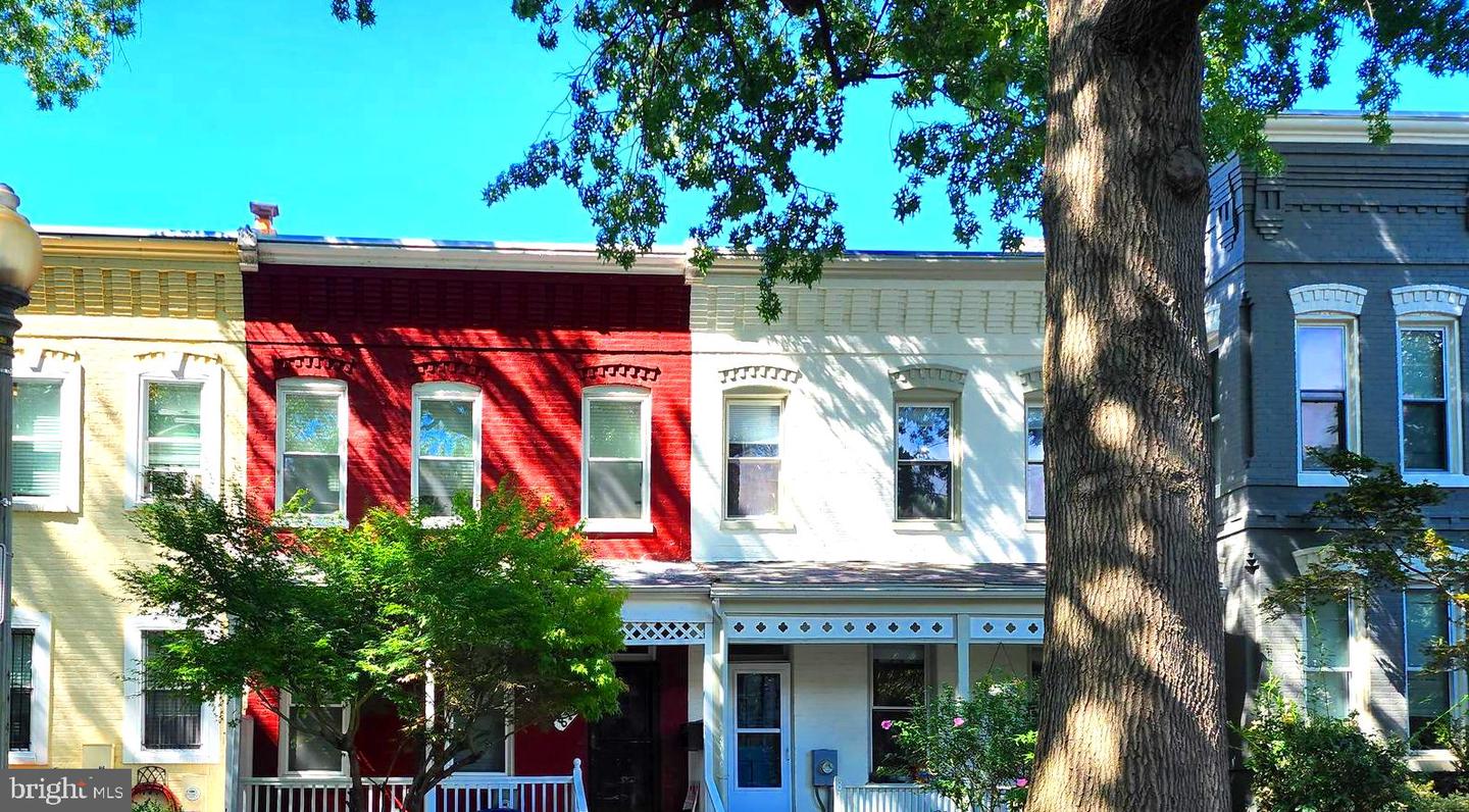 812 I ST NE, WASHINGTON, District Of Columbia 20002, 4 Bedrooms Bedrooms, 7 Rooms Rooms,1 BathroomBathrooms,Residential,For sale,812 I ST NE,DCDC2105328 MLS # DCDC2105328