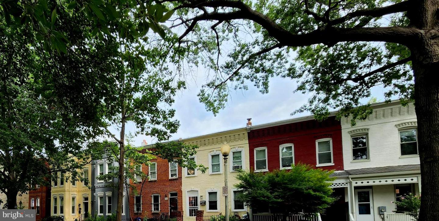 812 I ST NE, WASHINGTON, District Of Columbia 20002, 4 Bedrooms Bedrooms, 7 Rooms Rooms,1 BathroomBathrooms,Residential,For sale,812 I ST NE,DCDC2105328 MLS # DCDC2105328