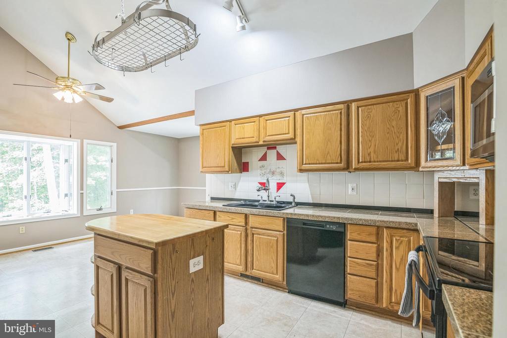 12719 BANNER PLANTATION DR, FREDERICKSBURG, Virginia 22407, 4 Bedrooms Bedrooms, ,3 BathroomsBathrooms,Residential,12719 BANNER PLANTATION DR,VASP2027676 MLS # VASP2027676