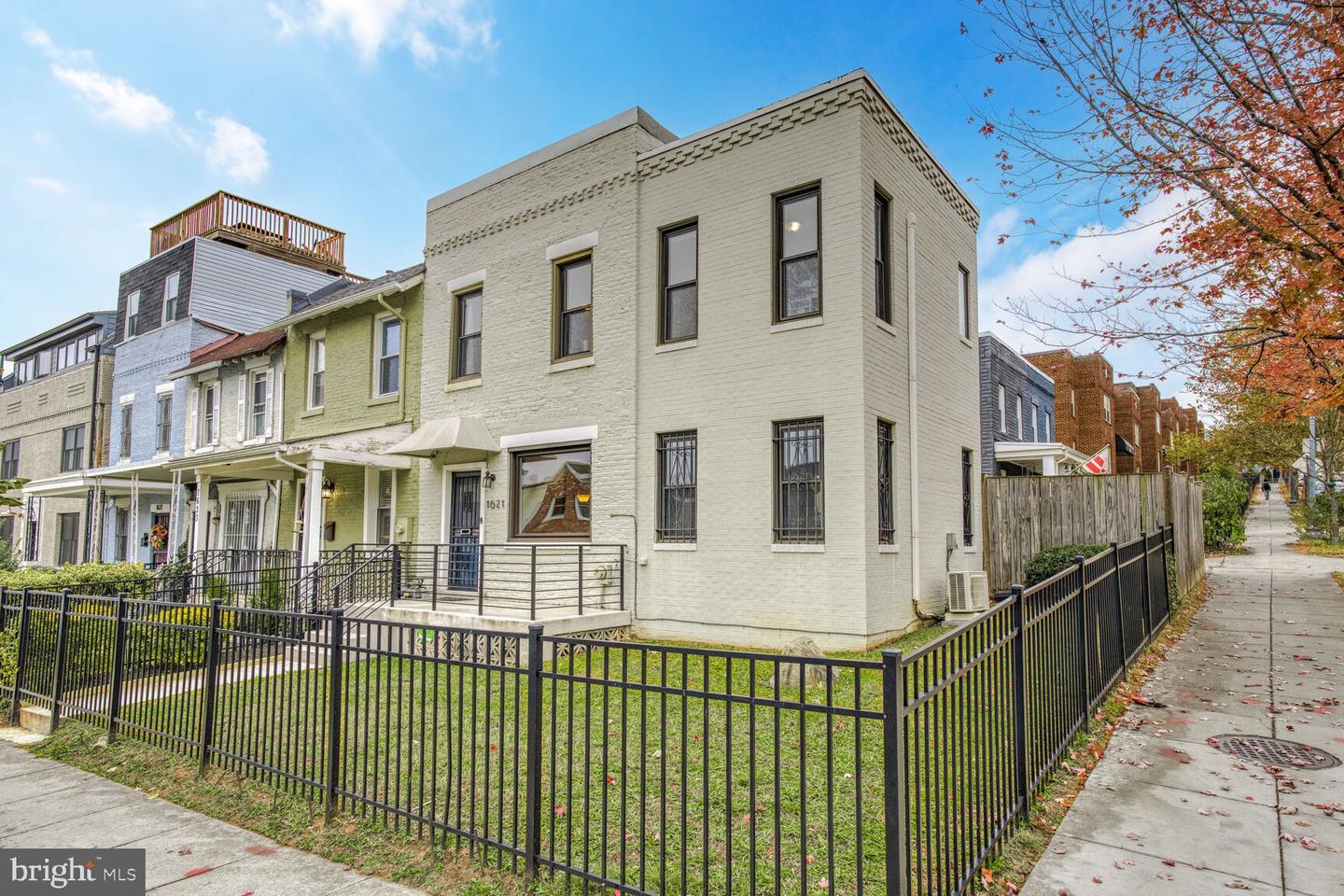 1621 MONTELLO AVE NE, WASHINGTON, District Of Columbia 20002, 2 Bedrooms Bedrooms, ,2 BathroomsBathrooms,Residential,For sale,1621 MONTELLO AVE NE,DCDC2161782 MLS # DCDC2161782