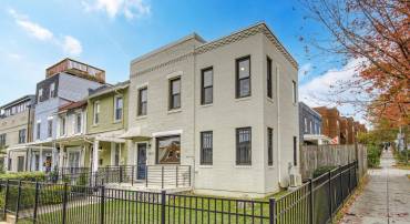 1621 MONTELLO AVE NE, WASHINGTON, District Of Columbia 20002, 2 Bedrooms Bedrooms, ,2 BathroomsBathrooms,Residential,For sale,1621 MONTELLO AVE NE,DCDC2161782 MLS # DCDC2161782