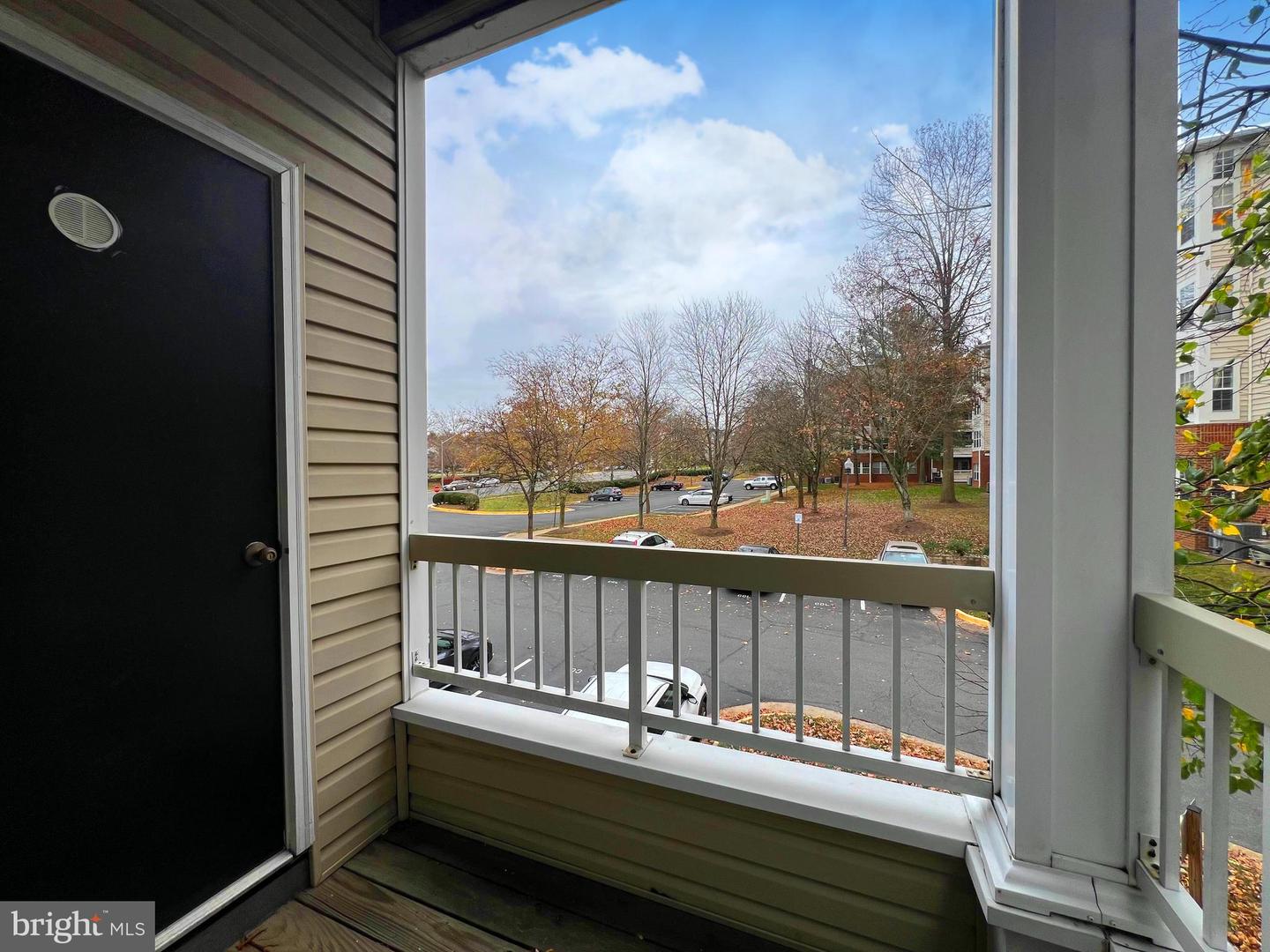 4200 MOZART BRIGADE LN #J, FAIRFAX, Virginia 22033, 2 Bedrooms Bedrooms, ,2 BathroomsBathrooms,Residential,For sale,4200 MOZART BRIGADE LN #J,VAFX2210696 MLS # VAFX2210696