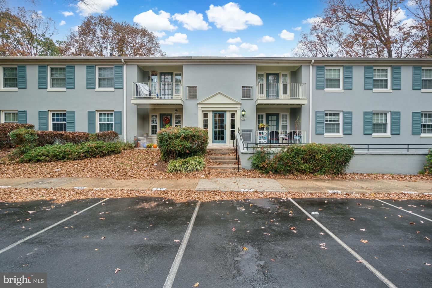 8312 KINGSGATE RD #534 J, SPRINGFIELD, Virginia 22152, 3 Bedrooms Bedrooms, ,2 BathroomsBathrooms,Residential,For sale,8312 KINGSGATE RD #534 J,VAFX2210902 MLS # VAFX2210902