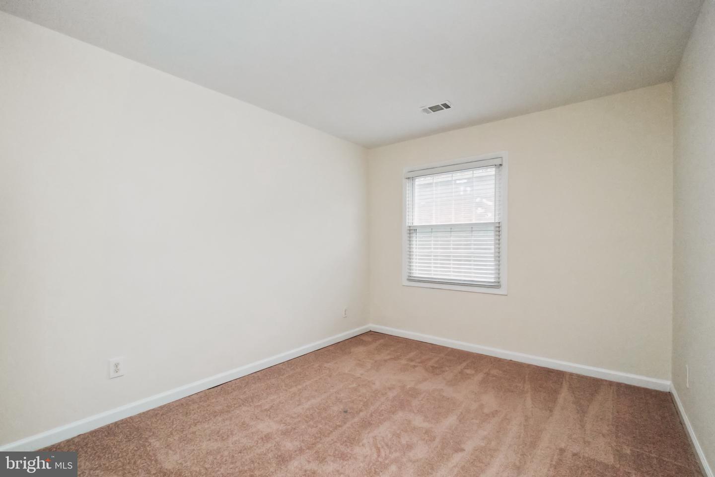 8312 KINGSGATE RD #534 J, SPRINGFIELD, Virginia 22152, 3 Bedrooms Bedrooms, ,2 BathroomsBathrooms,Residential,For sale,8312 KINGSGATE RD #534 J,VAFX2210902 MLS # VAFX2210902