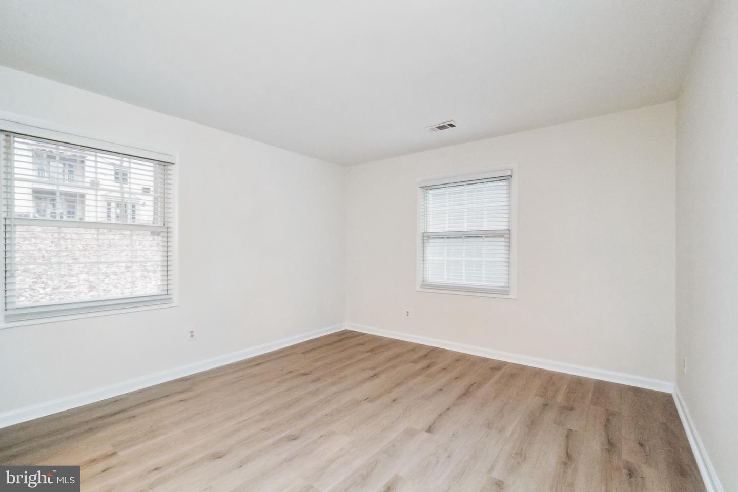 8312 KINGSGATE RD #534 J, SPRINGFIELD, Virginia 22152, 3 Bedrooms Bedrooms, ,2 BathroomsBathrooms,Residential,For sale,8312 KINGSGATE RD #534 J,VAFX2210902 MLS # VAFX2210902