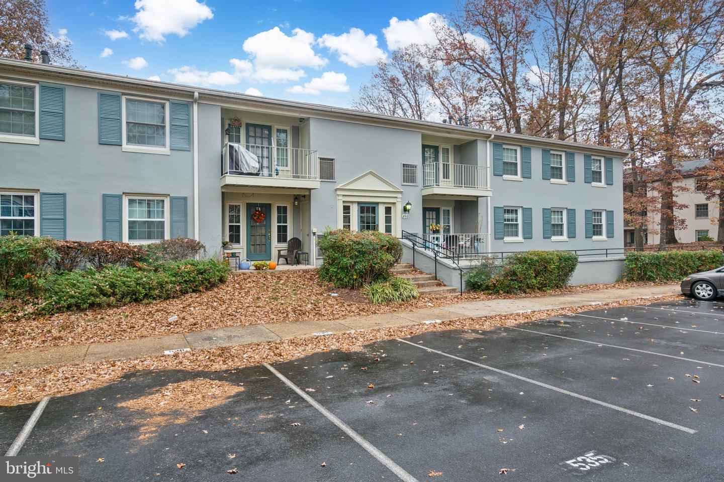 8312 KINGSGATE RD #534 J, SPRINGFIELD, Virginia 22152, 3 Bedrooms Bedrooms, ,2 BathroomsBathrooms,Residential,For sale,8312 KINGSGATE RD #534 J,VAFX2210902 MLS # VAFX2210902