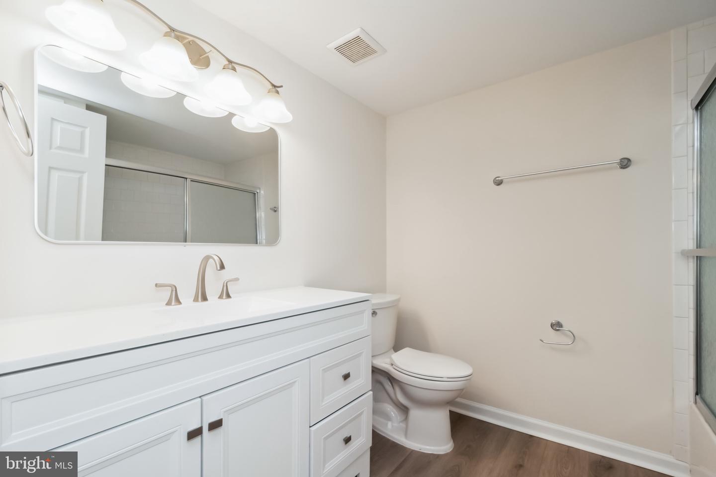 8312 KINGSGATE RD #534 J, SPRINGFIELD, Virginia 22152, 3 Bedrooms Bedrooms, ,2 BathroomsBathrooms,Residential,For sale,8312 KINGSGATE RD #534 J,VAFX2210902 MLS # VAFX2210902