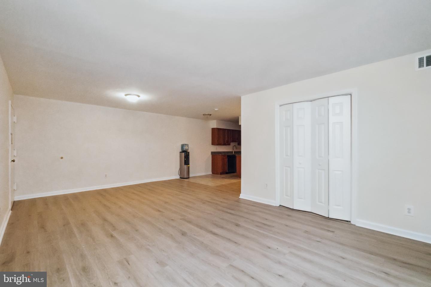 8312 KINGSGATE RD #534 J, SPRINGFIELD, Virginia 22152, 3 Bedrooms Bedrooms, ,2 BathroomsBathrooms,Residential,For sale,8312 KINGSGATE RD #534 J,VAFX2210902 MLS # VAFX2210902