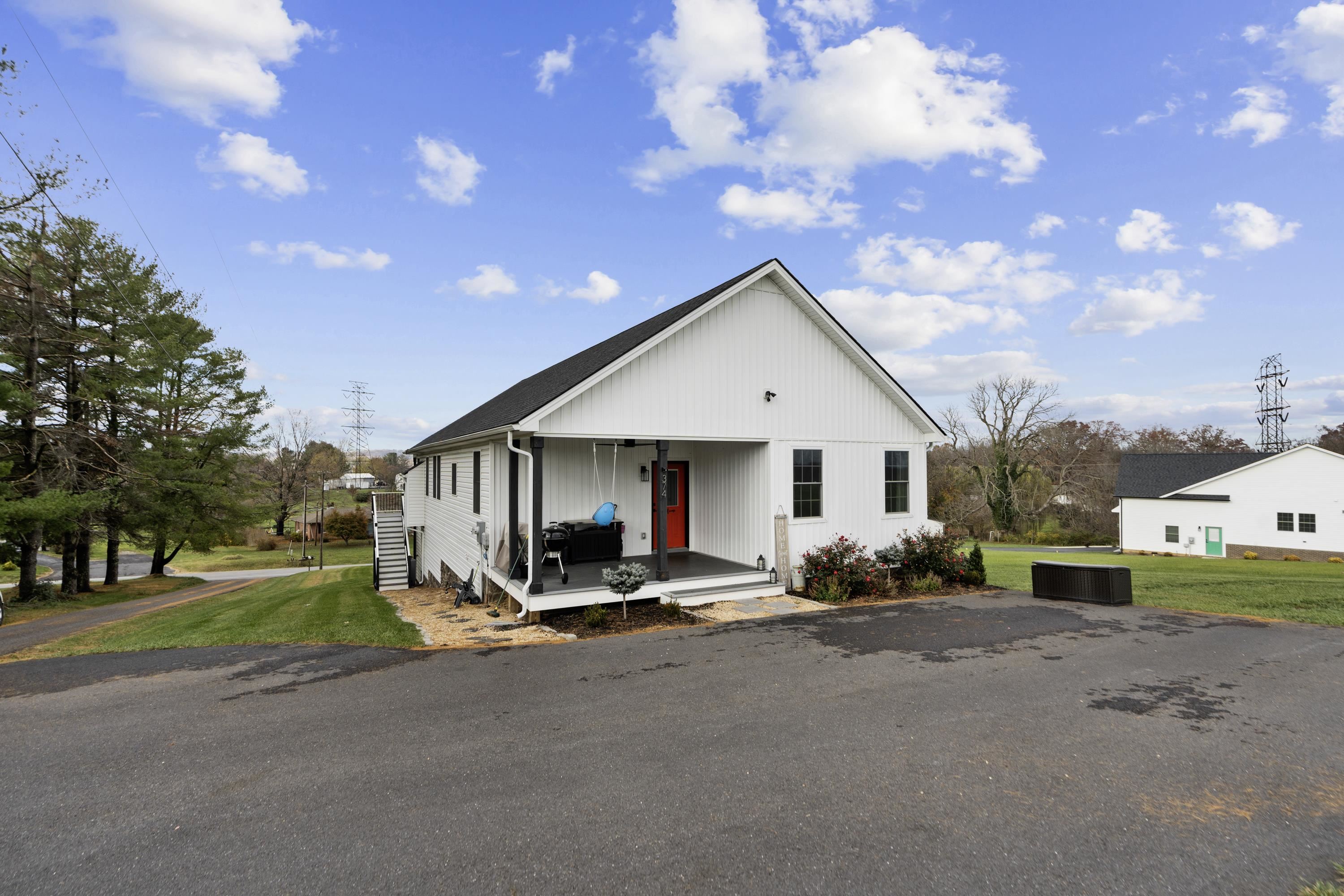 374 NATIONAL AVE, STAUNTON, Virginia 24401, 3 Bedrooms Bedrooms, ,3 BathroomsBathrooms,Residential,374 NATIONAL AVE,658824 MLS # 658824