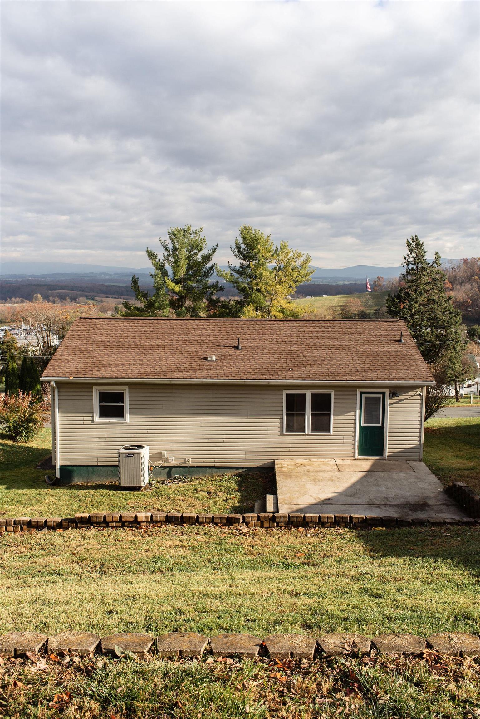 51 ORCHARD RD, STAUNTON, Virginia 24401, 3 Bedrooms Bedrooms, ,2 BathroomsBathrooms,Residential,51 ORCHARD RD,658827 MLS # 658827