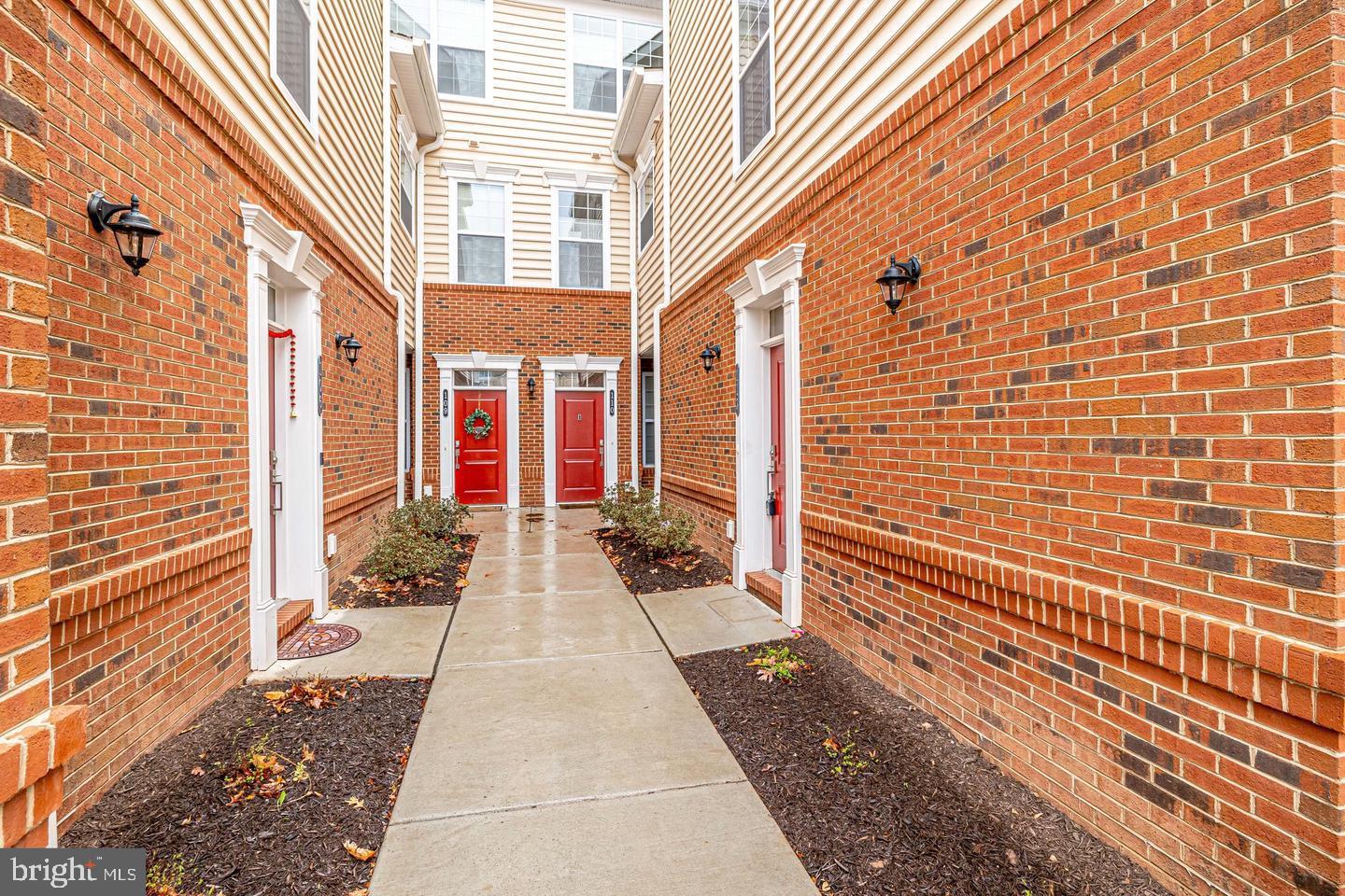 23265 MILLTOWN KNOLL SQ #113, ASHBURN, Virginia 20148, 2 Bedrooms Bedrooms, ,2 BathroomsBathrooms,Residential,For sale,23265 MILLTOWN KNOLL SQ #113,VALO2083654 MLS # VALO2083654