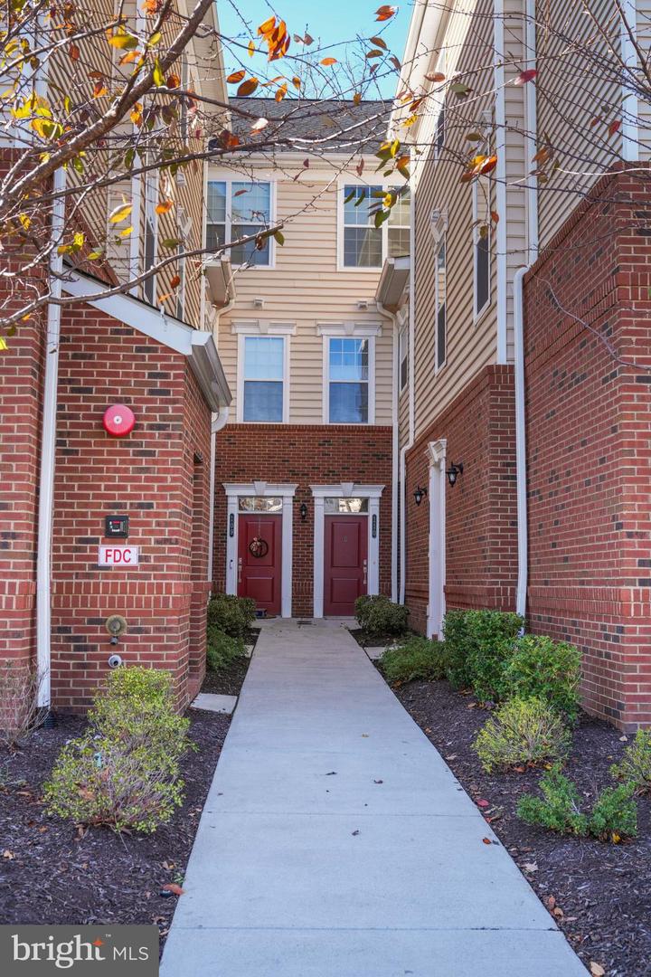 23265 MILLTOWN KNOLL SQ #113, ASHBURN, Virginia 20148, 2 Bedrooms Bedrooms, ,2 BathroomsBathrooms,Residential,For sale,23265 MILLTOWN KNOLL SQ #113,VALO2083654 MLS # VALO2083654