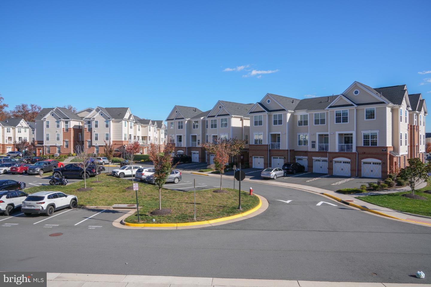 23265 MILLTOWN KNOLL SQ #113, ASHBURN, Virginia 20148, 2 Bedrooms Bedrooms, ,2 BathroomsBathrooms,Residential,For sale,23265 MILLTOWN KNOLL SQ #113,VALO2083654 MLS # VALO2083654