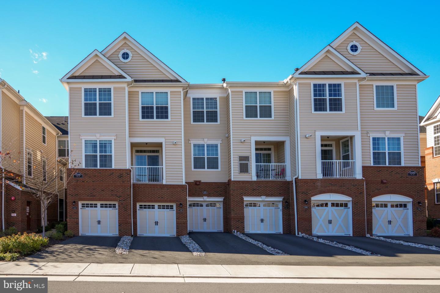 23265 MILLTOWN KNOLL SQ #113, ASHBURN, Virginia 20148, 2 Bedrooms Bedrooms, ,2 BathroomsBathrooms,Residential,For sale,23265 MILLTOWN KNOLL SQ #113,VALO2083654 MLS # VALO2083654