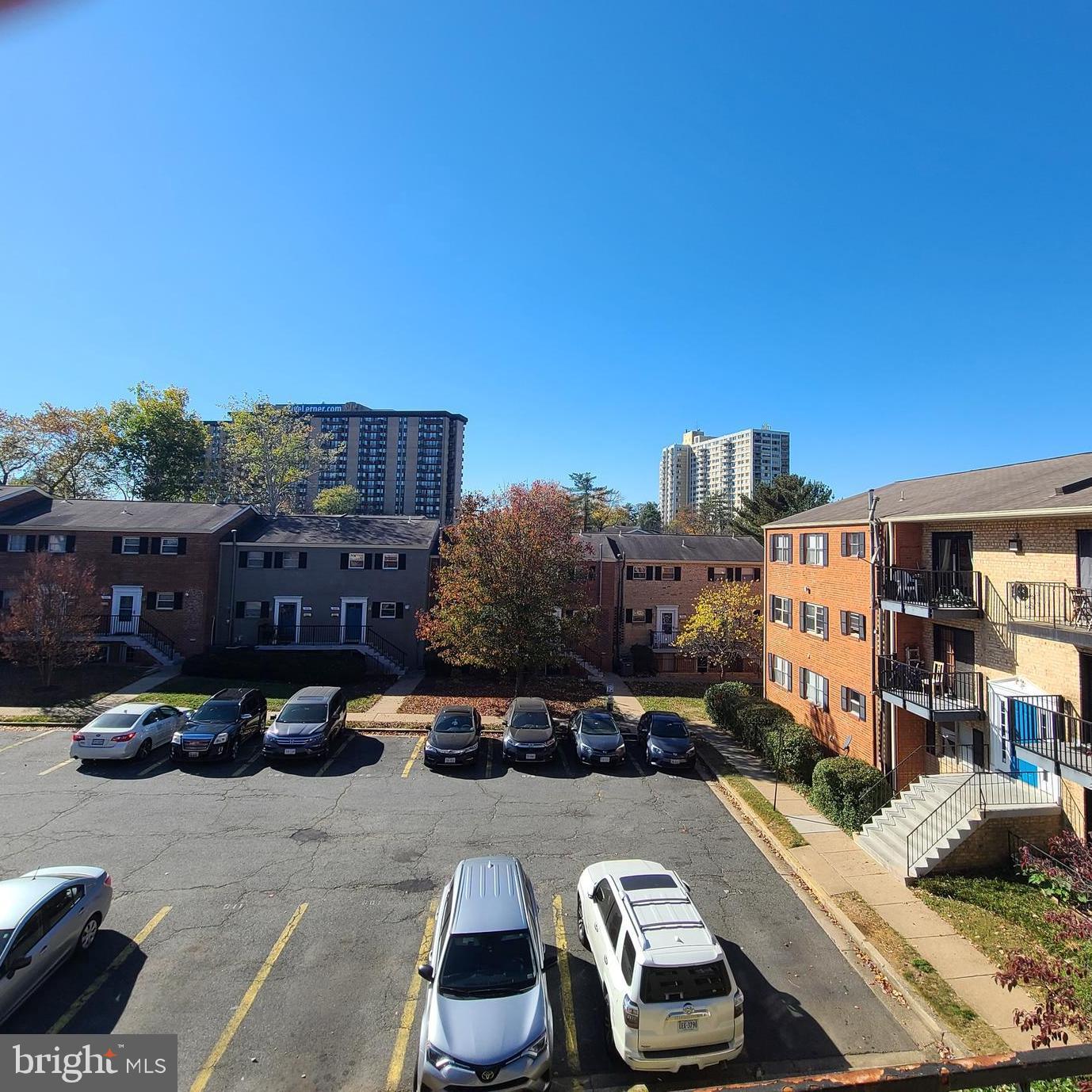 5913 MAYFLOWER CT #201, ALEXANDRIA, Virginia 22312, 2 Bedrooms Bedrooms, ,1 BathroomBathrooms,Residential,For sale,5913 MAYFLOWER CT #201,VAAX2038838 MLS # VAAX2038838