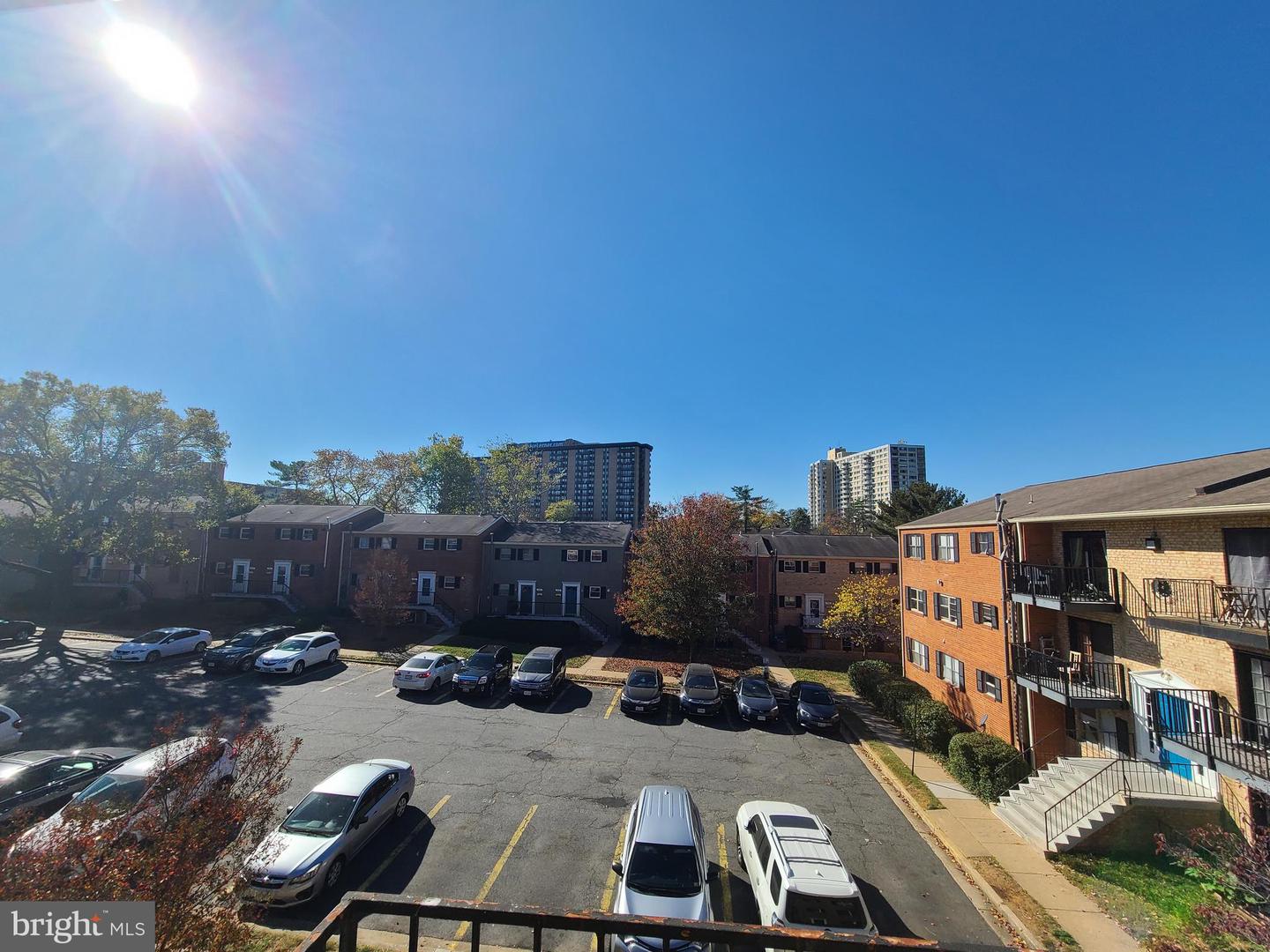 5913 MAYFLOWER CT #201, ALEXANDRIA, Virginia 22312, 2 Bedrooms Bedrooms, ,1 BathroomBathrooms,Residential,For sale,5913 MAYFLOWER CT #201,VAAX2038838 MLS # VAAX2038838