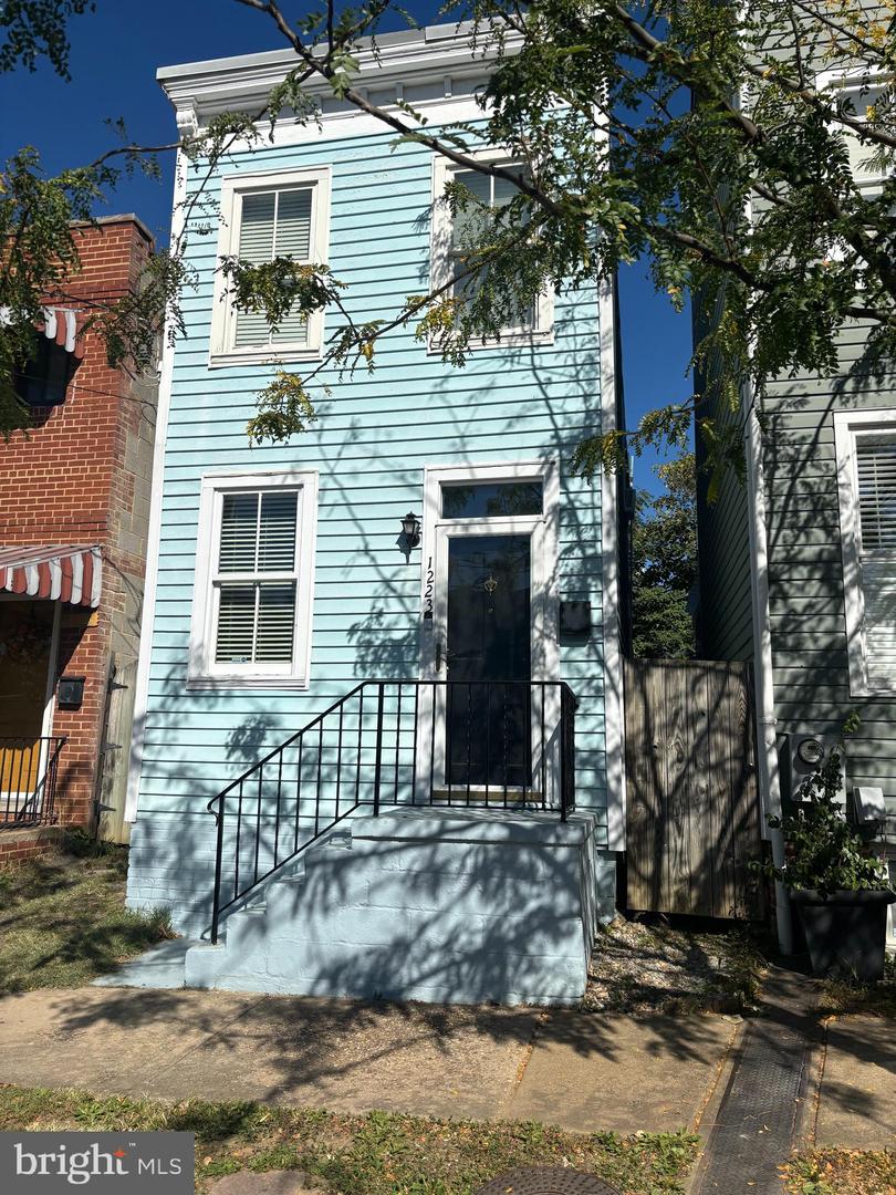 1223 QUEEN ST, ALEXANDRIA, Virginia 22314, 3 Bedrooms Bedrooms, ,1 BathroomBathrooms,Residential,For sale,1223 QUEEN ST,VAAX2039564 MLS # VAAX2039564