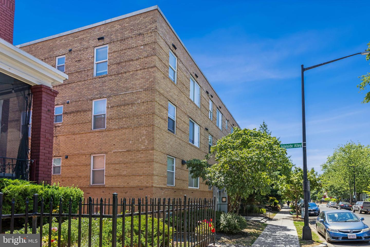 420 16TH ST SE #301, WASHINGTON, District Of Columbia 20003, 1 Bedroom Bedrooms, ,1 BathroomBathrooms,Residential,For sale,420 16TH ST SE #301,DCDC2147396 MLS # DCDC2147396