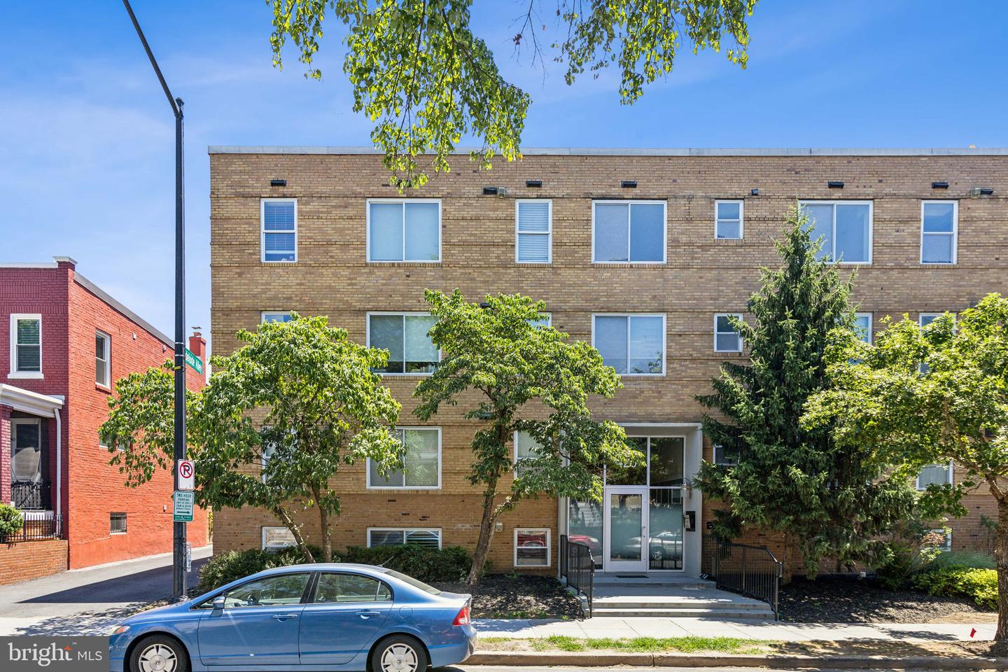 420 16TH ST SE #301, WASHINGTON, District Of Columbia 20003, 1 Bedroom Bedrooms, ,1 BathroomBathrooms,Residential,For sale,420 16TH ST SE #301,DCDC2147396 MLS # DCDC2147396