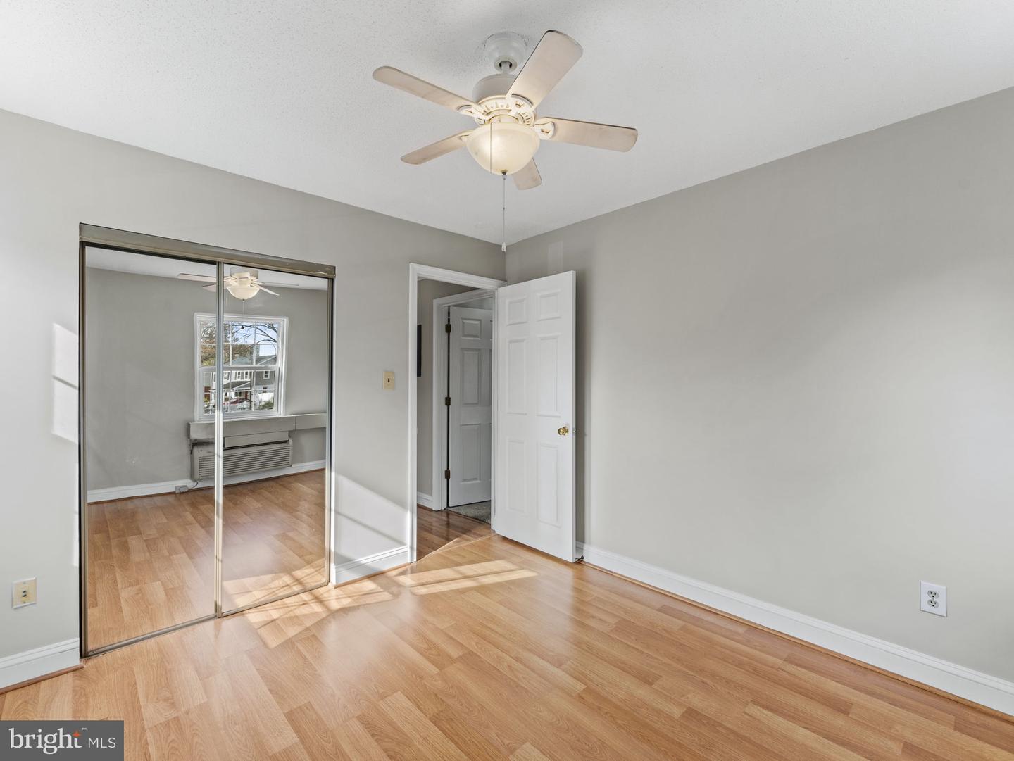 2237 FARRINGTON AVE #202, ALEXANDRIA, Virginia 22303, 2 Bedrooms Bedrooms, ,1 BathroomBathrooms,Residential,For sale,2237 FARRINGTON AVE #202,VAFX2205396 MLS # VAFX2205396