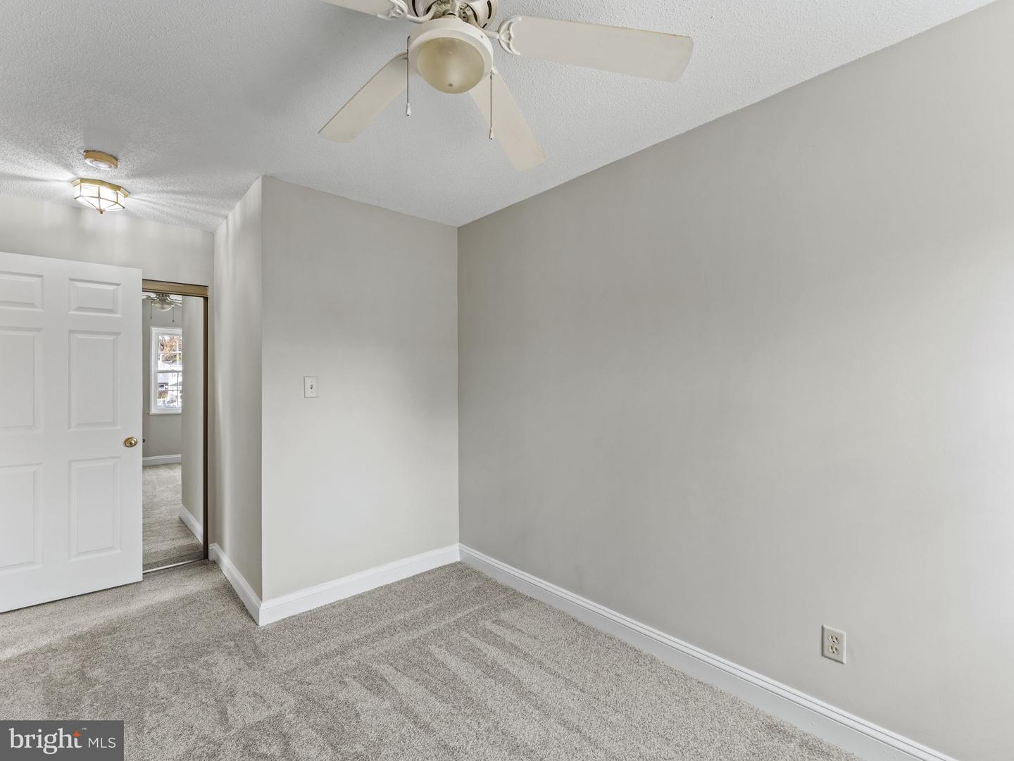 2237 FARRINGTON AVE #202, ALEXANDRIA, Virginia 22303, 2 Bedrooms Bedrooms, ,1 BathroomBathrooms,Residential,For sale,2237 FARRINGTON AVE #202,VAFX2205396 MLS # VAFX2205396