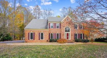 4249 LAWNVALE DR, GAINESVILLE, Virginia 20155, 5 Bedrooms Bedrooms, ,3 BathroomsBathrooms,Residential,For sale,4249 LAWNVALE DR,VAPW2081518 MLS # VAPW2081518