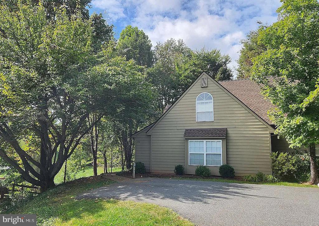 1102 AMBER RIDGE RD, CHARLOTTESVILLE, Virginia 22901, 2 Bedrooms Bedrooms, ,2 BathroomsBathrooms,Residential,For sale,1102 AMBER RIDGE RD,VAAB2000800 MLS # VAAB2000800