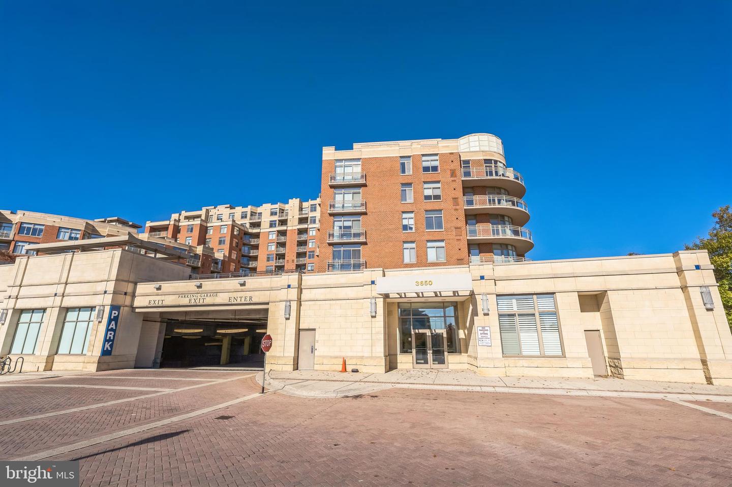 3650 S GLEBE RD #666, ARLINGTON, Virginia 22202, 1 Bedroom Bedrooms, ,1 BathroomBathrooms,Residential,For sale,3650 S GLEBE RD #666,VAAR2050820 MLS # VAAR2050820